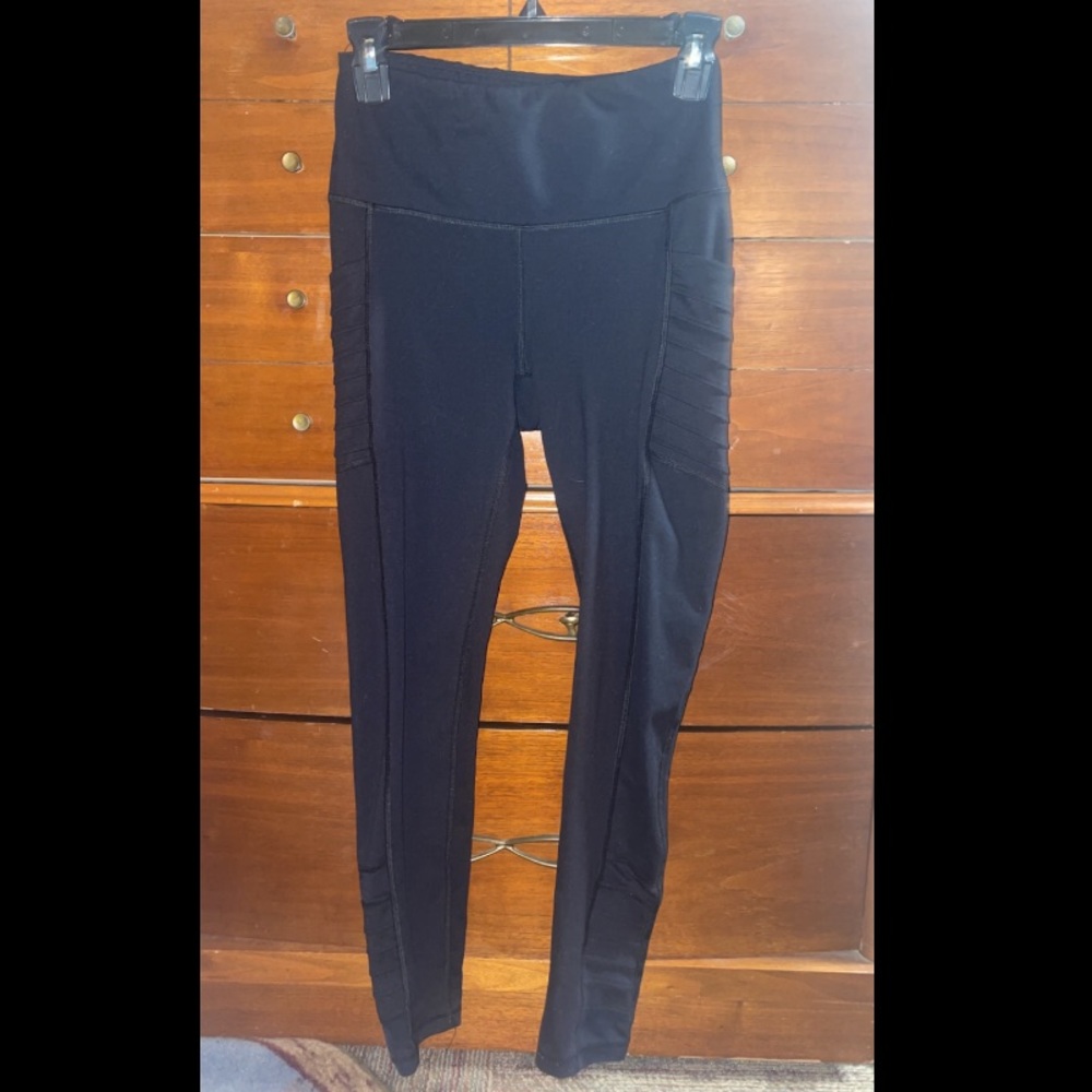M Mono B Leggings